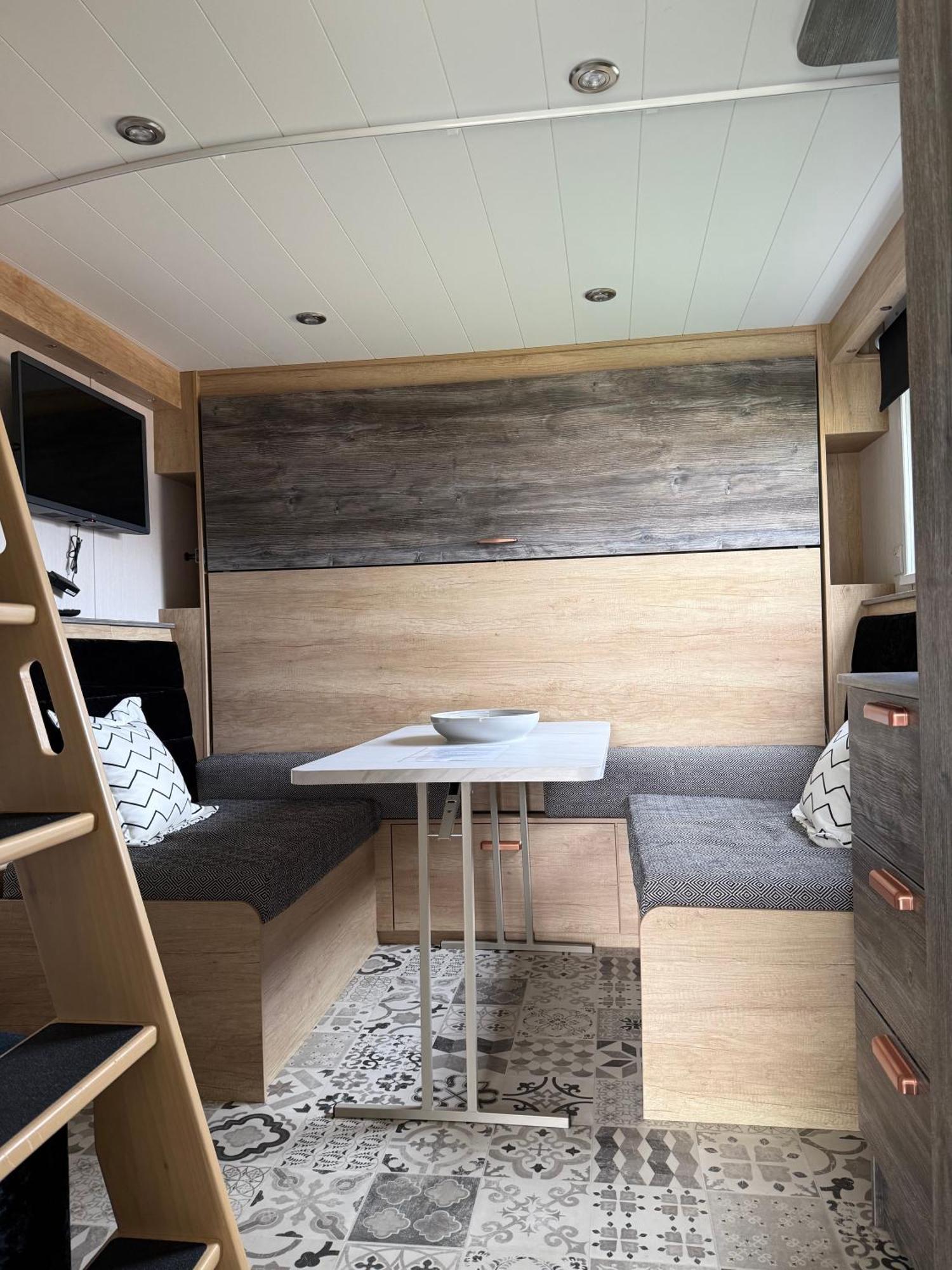 מלון אברלור The Parr Pod - Beautiful, Luxury Pod מראה חיצוני תמונה